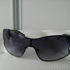 Ochelari de soare originali 100% Azzaro pentru femei, model AZ 4310 C3, model deosebit, rame titaniu.