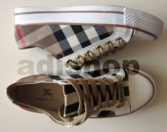 TENISI BURBERRY foto