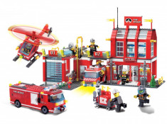 Joc de construit tip LEGO City Pompieri, Statia Mare Enlighten Fire Rescue, 980 piese si 8 figurine, NOU foto