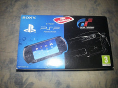 Consola Sony PlayStation Portable E1004 + joc Gran Turismo . foto