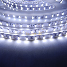 Banda led superflexibila SMD 3014 , superluminoase 120 leduri/ML , nonwaterproof , culoare ALB RECE , lungime banda 5ML foto