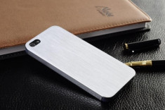 Husa / Toc aluminiu slefuit IPhone 5, 5S, culoare argintie + CADOU Folie ecran si servetel foto