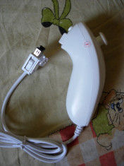 maneta controller nunchuk nintendo wii - alb si negru - noi foto