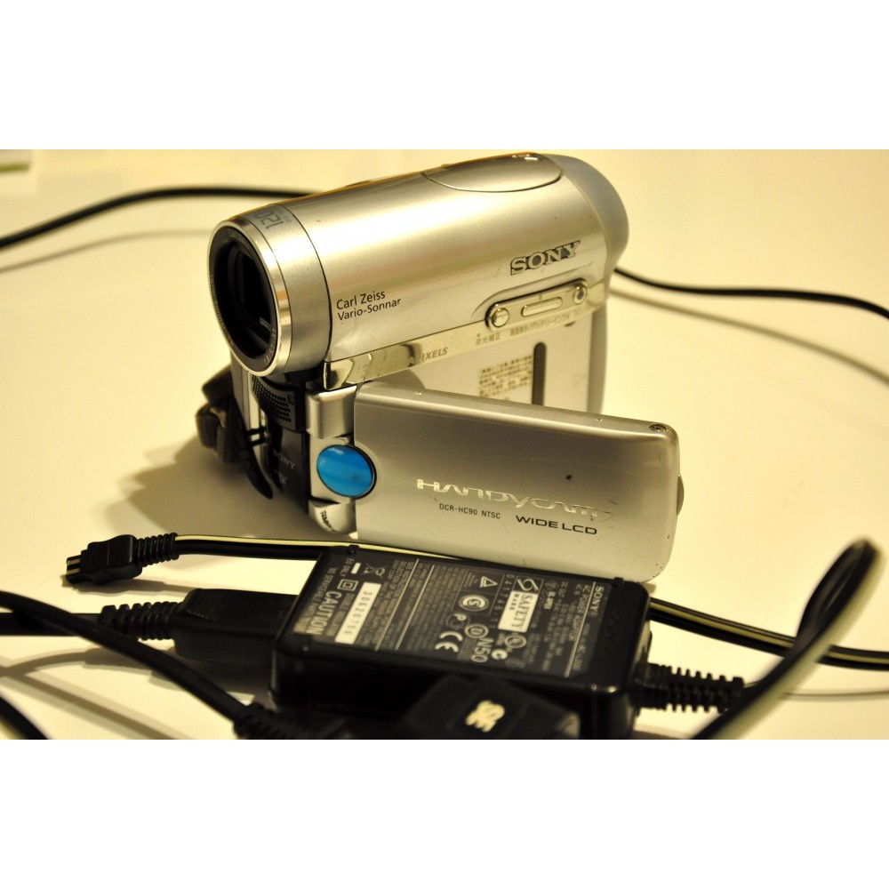 SONY MiniDV Handycam DCRHC90 NTSC Wide LCD Carl Zeiss VarioSonnar