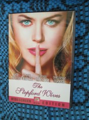THE STEPFORD WIVES (cu NICOLE KIDMAN, MATTHEW BRODERICK si CHRISTOPHER WALKEN) - film DVD (original din ANGLIA, in stare impecabila!!!)