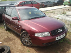 Dezmembrez piese Audi A4 foto