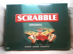 Scrabble ORIGINAL in Limba Engleza ** Lichidare Stoc** foto