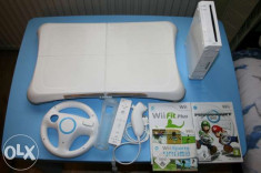 Consola WII + placa fitness+ Volan pentru joc Mario+ 3 jocuri foto