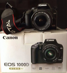 CANON EOS 1000 D cu obiectiv EF-S 18-55 foto