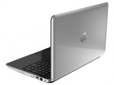 HP Pavilion 15 Notebook. Intel Core i5-4200U (1.6GHz, 3 MB), 15.6&amp;quot; HD LED(1366 x 768), 4GB RAM, HDD 500Gb, DVDRW, Radeon HD 8670M (1 GB) Windows 8.1 foto