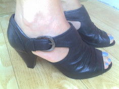 Sandale din piele firma Roberto santi marimea 38,arata ca noi! foto