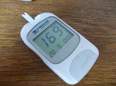 APARAT DE MASURAT GLICEMIA , GLUCOMETRU ,GLUCOCARD G METER MENARINI ,ARKRAY MADE IN JAPAN foto