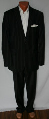 Costum barbati HUGO BOSS Black Label autentic culoarea maro-negru cu dungi marimea 50 / 52 foto