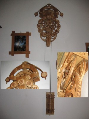Orologiu UNICAT din lemn , functional ! foto
