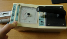 Detector de radia?ii contor geiger (counter) Nuclear Enterprises Ltd Tip PCM5/1, Edinburgh , Sco?ia , 1980. foto