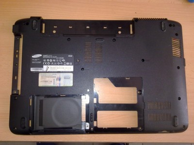 Carcasa inferioara bottomcase Samsung R530 foto