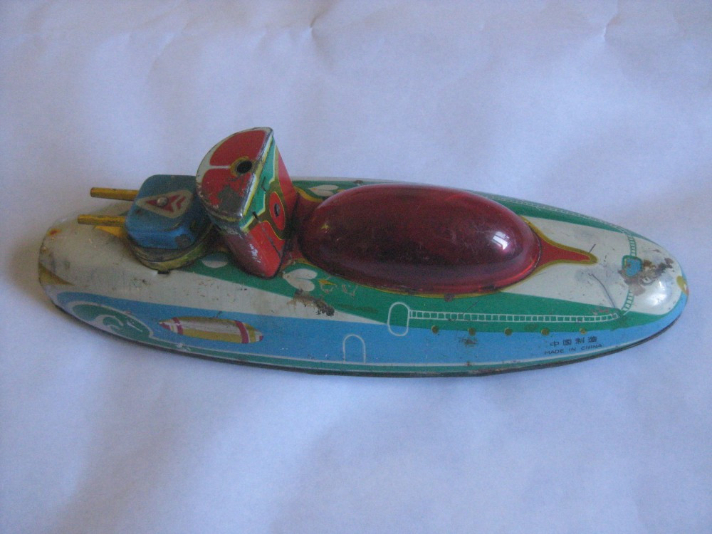Jucărie submarin chinezesc din tablă cu fricțiune/motoraș mecanic din anii  80 | Okazii.ro