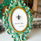 RAMA FOTO MODEL ELEGANT LEMN VERDE SI AURIU DIMENSIUNE STANDARD ACCESORIU DECORATIUNE CU STAND