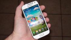 Vand sau schimb Samsung Galaxy S4 Mini Alb nota 9.5/10, decodat, full accesorizat foto