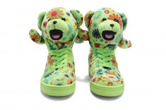 Adidasi Adidas Jeremy Scott Bear foto