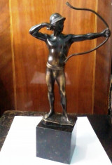 Statueta Arcas din Bronz pe soclu de marmura, semnata foto