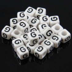 100 buc Margele plastic acril, alfabet, albe, litera G, forma de cub, 6 mm foto