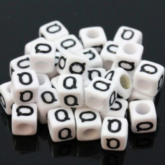 100 buc Margele plastic acril, alfabet, albe, litera Q, forma de cub, 6 mm foto