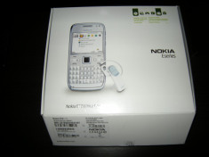 Nokia E72 White Edition foto