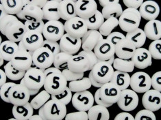 Margele plastic albe, cifre mix (include fiecare cifra de 10 ori), forma rotunda, 100 buc - (transport 3 RON la plata in avans) foto