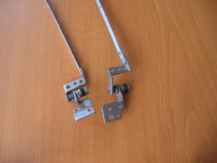 balamale laptop ACER AM0C9000500 AM0C9000600 Hinges pentru 5250 5252 5253 5336 5552 5552G 5733 5733G 5736 5736G 5736Z 5742 5742G 5742Z 5742ZG