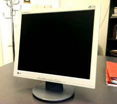 Monitor LCD marca LG Flatron L1915S foto