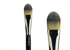 MAC 190 Pensula fond de ten pensula plata / MAC FOUNDATION BRUSH 190 foto