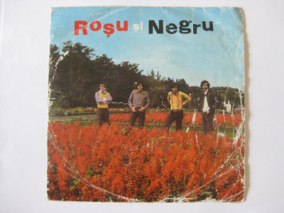 VINIL SINGLE ROSU SI NEGRU foto