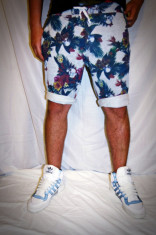 Pantaloni Bershka floral SWAG S-M-L -50% foto