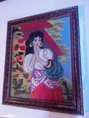 Goblen inramat dimensiune 37 x 45 cm ( femeie tiganca ) foto