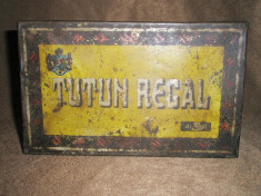 Cutie veche din tabla TUTUN REGAL - 500 grame / Fabrica Albina fost Max Fischer / Regia Monopolurilor Statului / Stema regala - dimensiuni mari foto