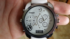 Ceas DIESEL 3BAR - Only The Brave - Dual Time, 2 Fusuri Orare Barbatesc, Quartz , Cadran Masiv , Curea Piele , Culoare ALB foto