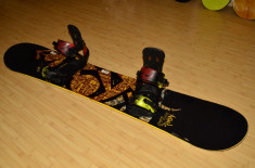 Placa Snowboard Atomic Vantage 164 wide 2011 + Legaturi Santa Cruz Sigma Black&amp;amp;Yellow 2013/2014 foto