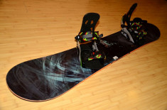 Placa Snowboard Atomic Banger 158 2012 + Legaturi SantaCruz Magma foto