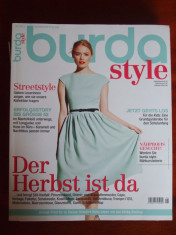 REVISTA MODA CU TIPARE , BURDA , NR. 8 / 2012 foto