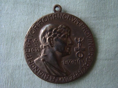 Medalia &amp;quot;Regele Ferdinand si Traian&amp;quot; - 1921 foto