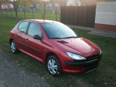 Dezmembrez Peugeot 206 an 2001 motor 1.1 benzina. foto