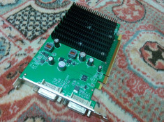 Placa video Geforce 512 MB PCi-Express 9300GS foto