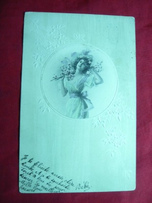 Ilustrata- Felicitare- Femeie cu flori , in relief , stamp. albastra Leordeni , circ. 1911 foto