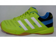 Adidasi Adidas Essence 10.1 foto