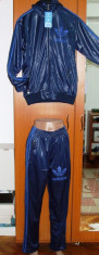 NOU Trening unisex ADIDAS original pantaloni bluza albastru lucios marimea L foto