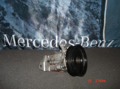 Mercedes V6 350 CDI, an 2010, Pompa servodirectie foto