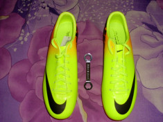 Ghete Fotbal Nike Mercurial Victory foto