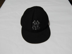 SAPCA &amp;#039;&amp;#039;N.Y YANKEES&amp;#039;&amp;#039;,NOUA,MATERIAL LANA,CALITATE,ADUSA DIN SUA.NR.62 foto