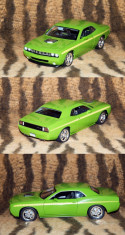 Plymouth Cuda 2008 1/18 foto